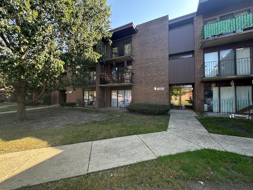 apt-f1-12824 S Kenneth Ave, Alsip, IL, 60803-2891 | Card Image
