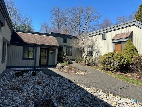 b-914 Heritage Vlg, Southbury, CT, 06488-1337 | Card Image