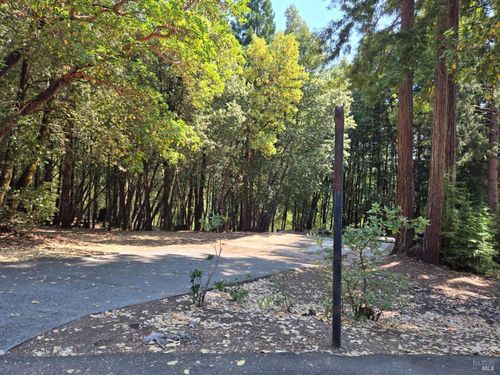 24521 Lilac Dr, Willits, CA, 95490-9447 | Card Image