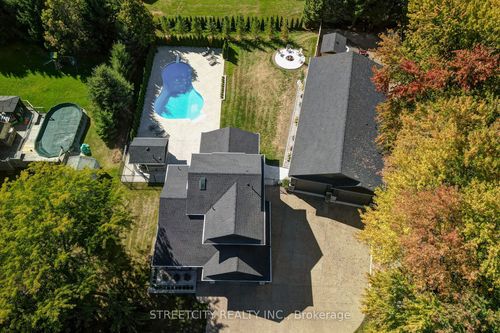 10425 Talbotville Gore Rd, Southwold, ON, N0L2G0 | Card Image