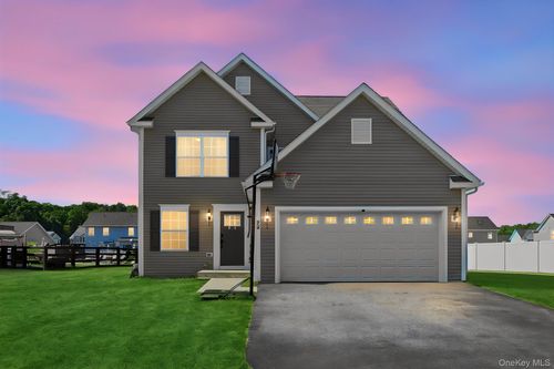 20 Stonewall Cir, Poughkeepsie, NY, 12603-6528 | Card Image