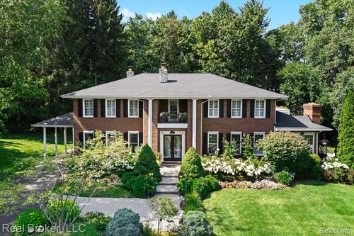 5392 Hidden Pines Dr, Brighton, MI, 48116-7734 | Card Image