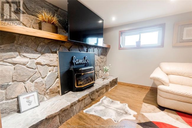 13496 13 Th Concession Rd, Home with 3 bedrooms, 2 bathrooms and null parking in Essex ON | Image 25