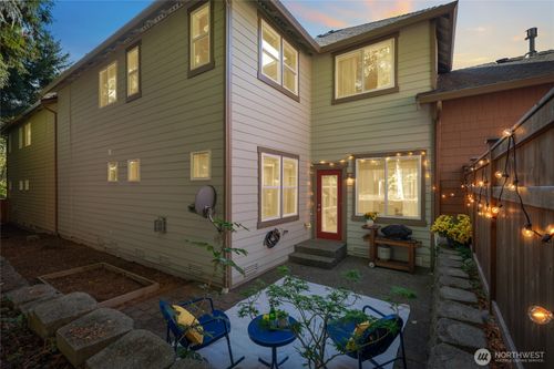 28-10790 221st Ln Ne, Redmond, WA, 98053-2002 | Card Image