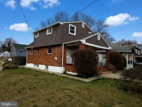 200 E Roland Rd, Brookhaven, PA, 19015-3329 | Card Image