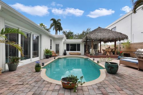 720 Ne 17th Ter, Fort Lauderdale, FL, 33304-3427 | Card Image