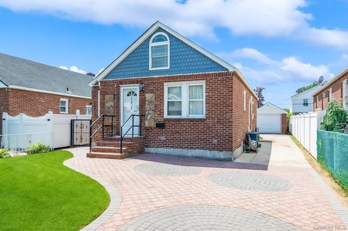 114 220th St, Cambria Heights, NY, 11411-1127 | Card Image