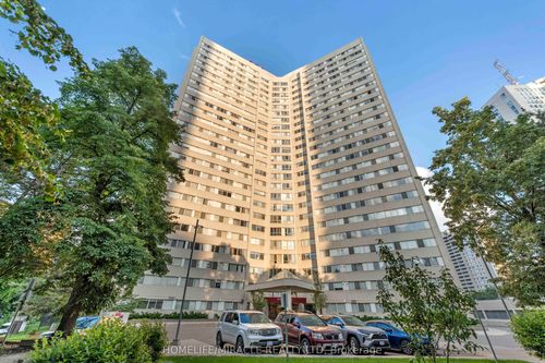 202-3700 Kaneff Cres, Mississauga, ON, L5A4B8 | Card Image