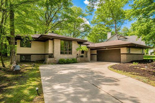 6746 S 35th Street, Franklin, WI, 53132 | Card Image