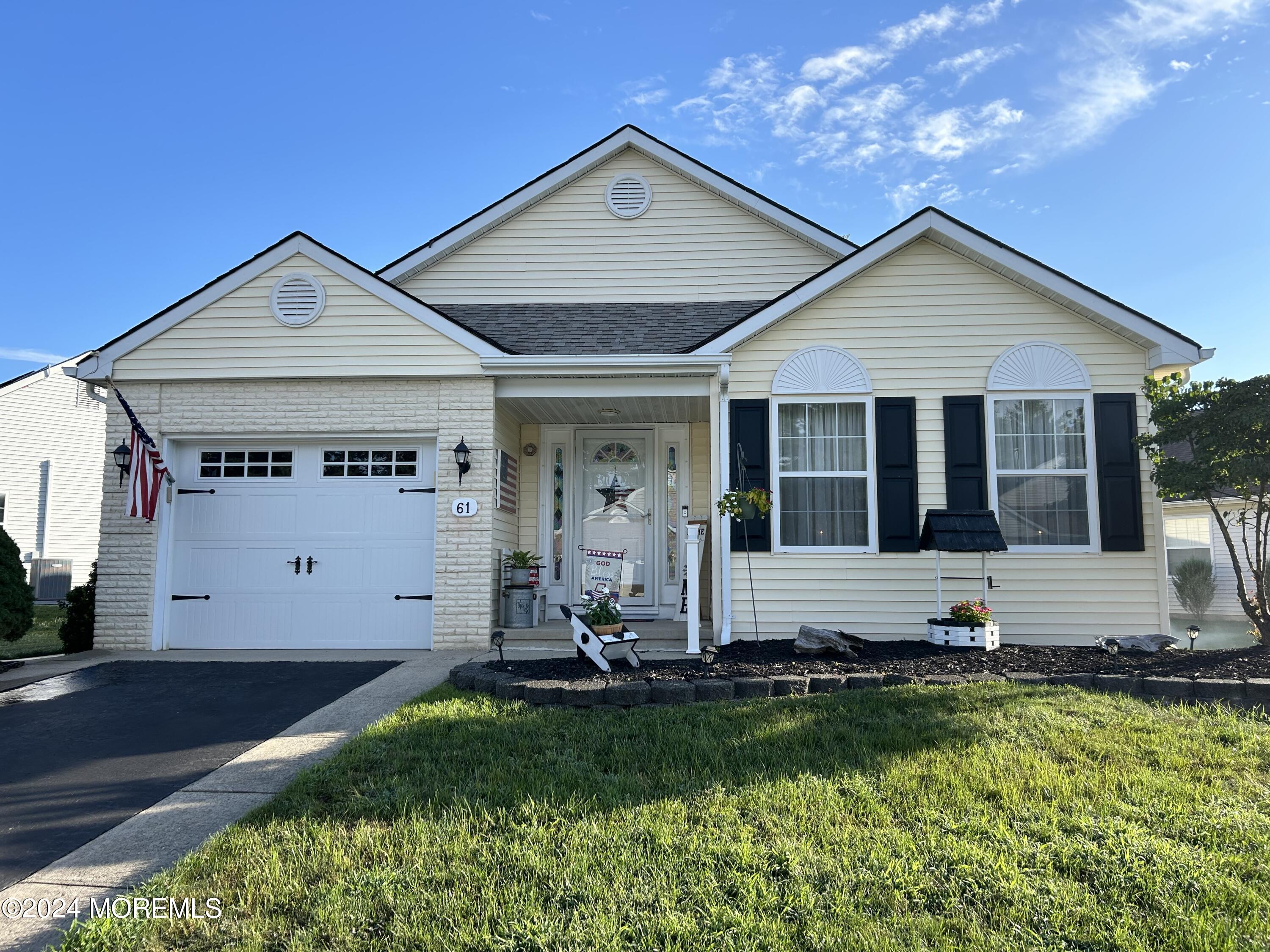 Canterbury Ln, Toms River, NJ 08757