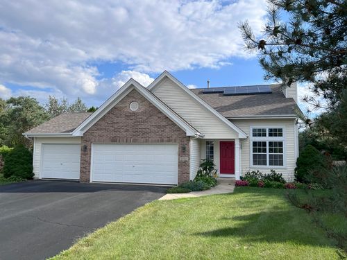 10912 Dixon Pines Cir, Machesney Park, IL, 61115-7461 | Card Image