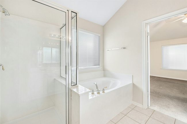 Primary Bathroom | Image 16