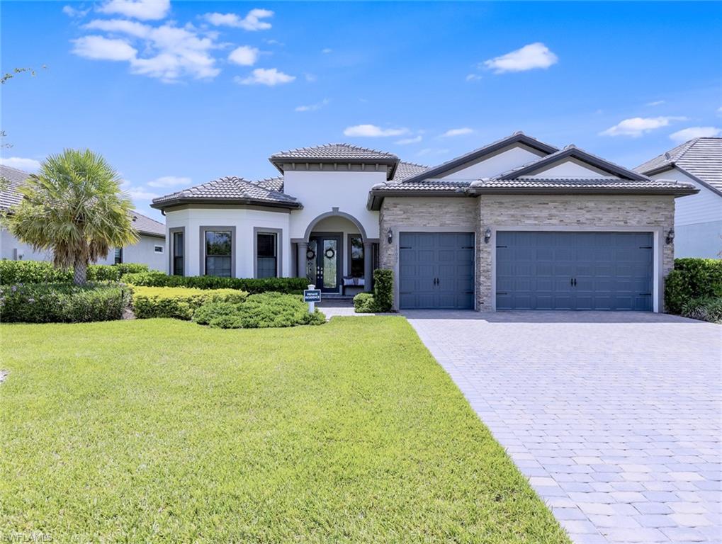 19009 Aqua Shore Dr, For Sale in Fort Myers Zoocasa
