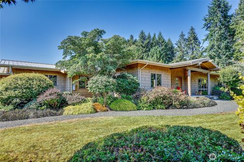7870 Ne Koura Farm Dr, Bainbridge Island, WA, 98110-1513 | Card Image