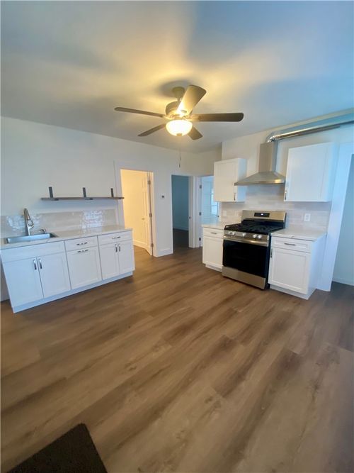 1-6 Second School St, Bristol, RI, 02809-3256 | Card Image