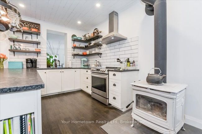 6933 Wellington 7 Rd, House other with 4 bedrooms, 2 bathrooms and 4 parking in Alma ON | Image 16