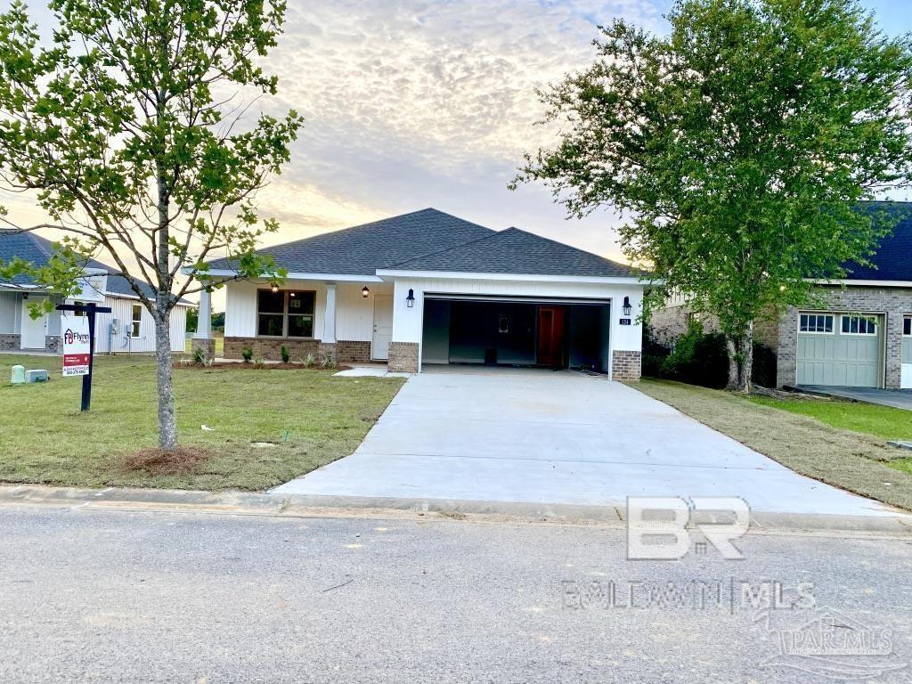 Cottage Ln, Atmore, AL 36502