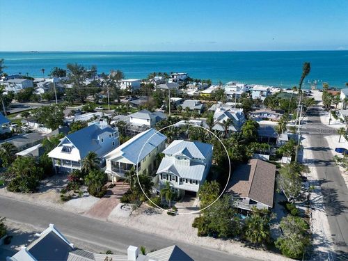 704 Gladiolus Dr, ANNA MARIA, FL, 34216 | Card Image