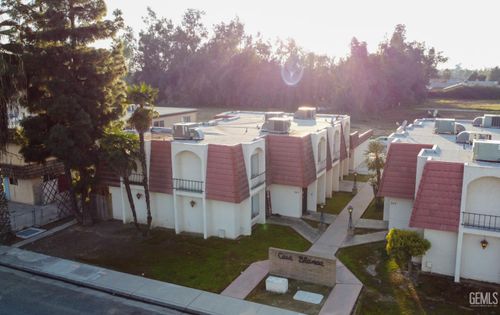 345 Pearson Dr, Porterville, CA, 93257-3347 | Card Image