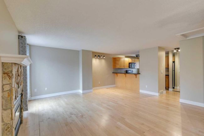 286 - 87 Glamis Green Sw, Home with 2 bedrooms, 1 bathrooms and 1 parking in Calgary AB | Image 7