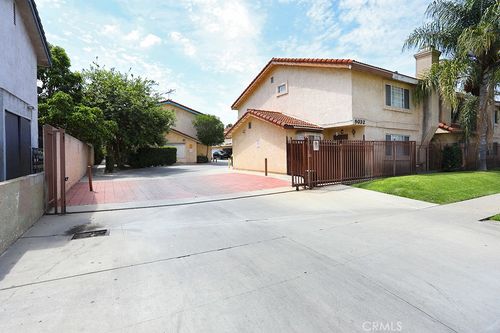 13-st Rose, Paramount, CA, 90723 | Card Image
