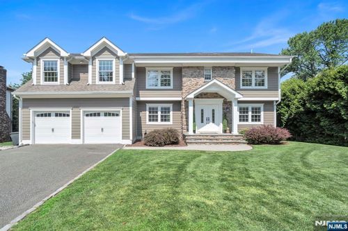 26 Windridge Dr, Caldwell, NJ, 07006-4049 | Card Image