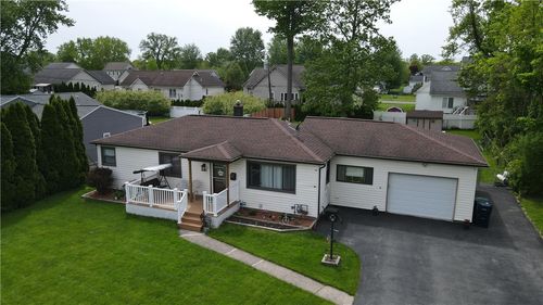 31 W Crest Dr, Gates, NY, 14606-4709 | Card Image