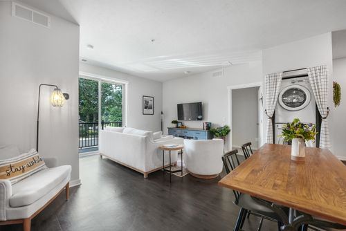 apt-203-630-203 S Garfield Ave, Traverse City, MI, 49686-3488 | Card Image