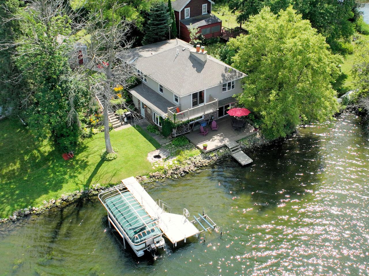 Heidelberg Cir, Waterford, WI 53185