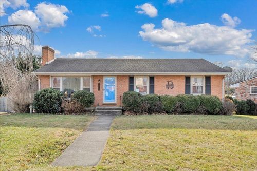 4336 Fontaine Dr, Roanoke, VA, 24018-2950 | Card Image