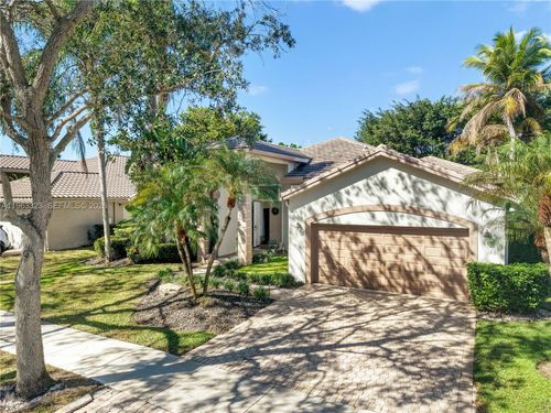 2633 Oakbrook Dr, Weston, FL, 33332-3411 | Card Image