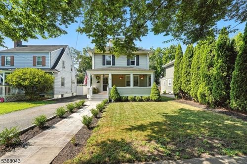 17 Dayton Rd, Morris Plains, NJ, 07950-2424 | Card Image