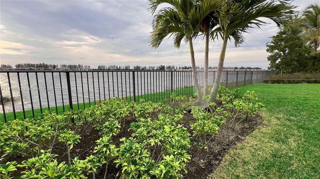 8725 Parkland Bay Dr, House other with 4 bedrooms, 5 bathrooms and null parking in Parkland FL | Image 9