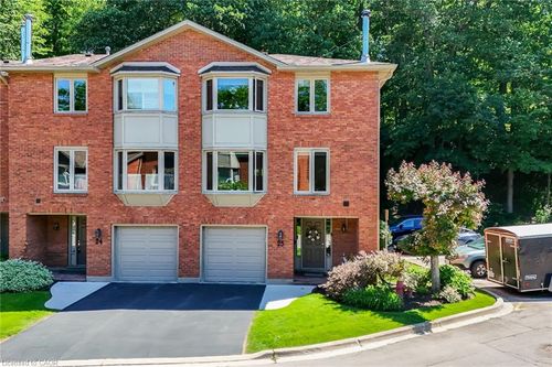 25-30 Osler Dr, Dundas, ON, L9H6W3 | Card Image