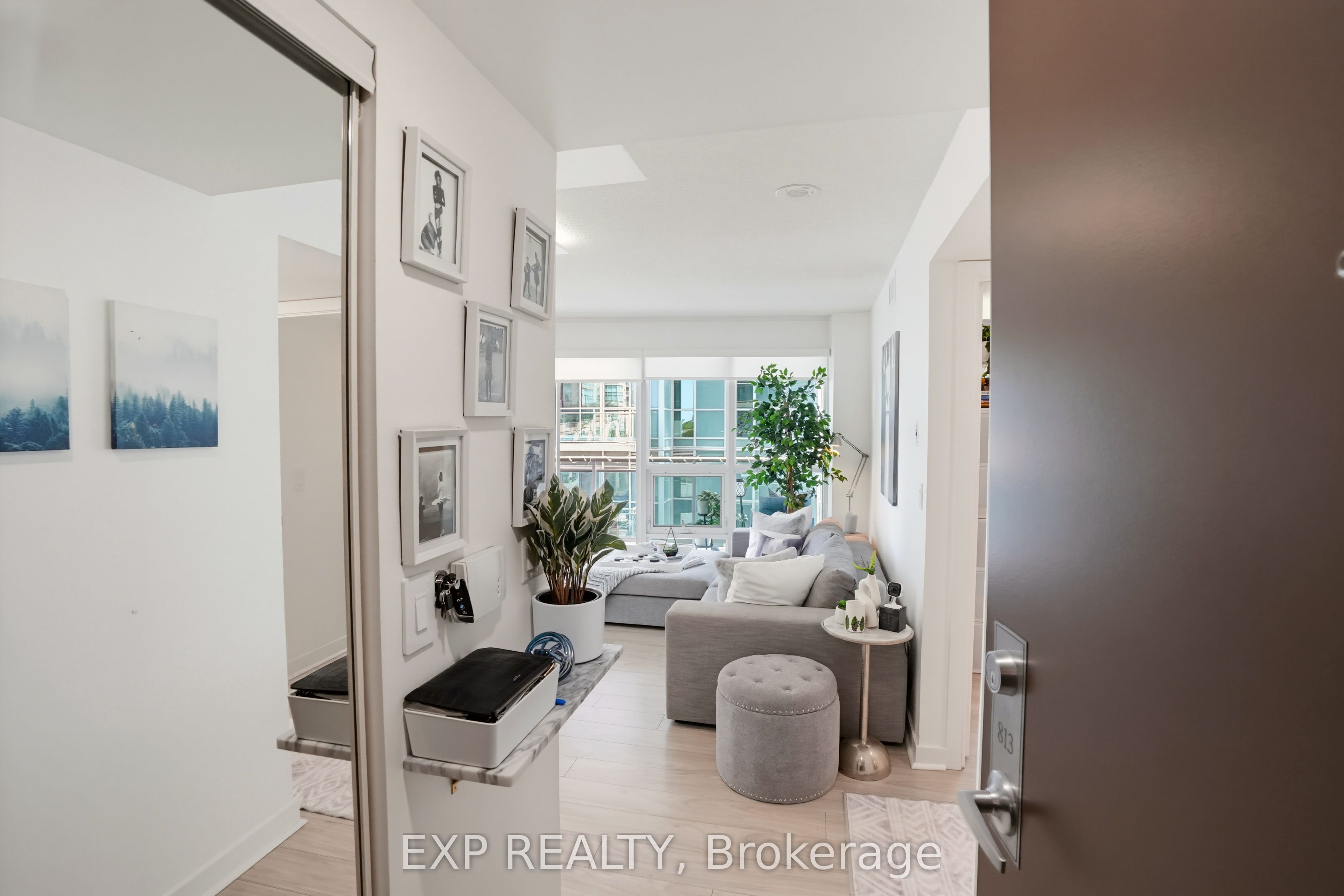 Residential in Toronto W06 3