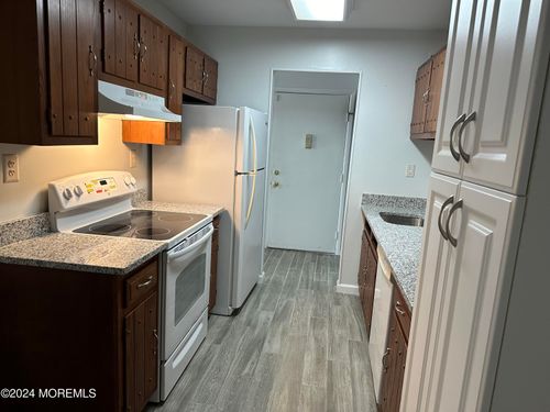 b-120 Amberly Dr, Manalapan, NJ, 07726-2366 | Card Image
