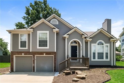 2121 Se 7th St, Lee's Summit, MO, 64063-1022 | Card Image