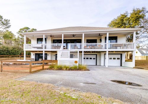 110 Waterway Trl, Hampstead, NC, 28443-8240 | Card Image