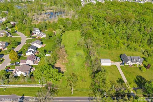 25100 Martindale Rd, South Lyon, MI, 48178-8224 | Card Image