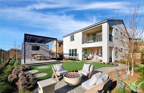 21156 W Poema Pl, Chatsworth, CA, 91311-1373 | Card Image