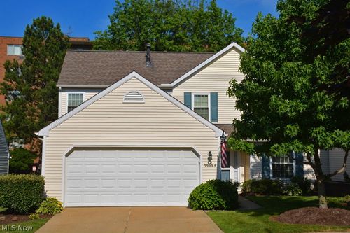 a-5999 Halle Farm Dr, Willoughby, OH, 44094-3072 | Card Image