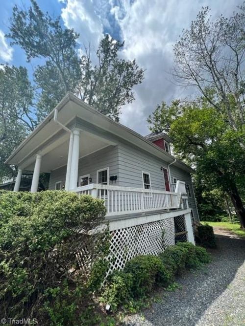 c-614 S Mendenhall St, Greensboro, NC, 27403-2886 | Card Image