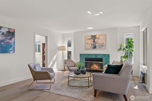apt-302-1312 S Massachusetts St, Seattle, WA, 98144-7410 | Card Image