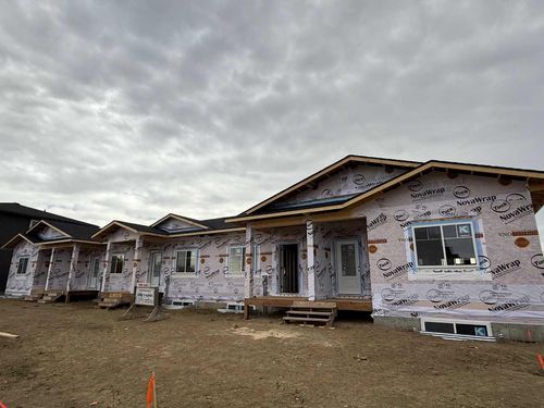 5 Gray Close, Sylvan Lake, AB, T4S0W4 | Card Image