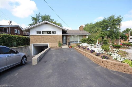 730 Garth St, Hamilton, ON, L9C4K3 | Card Image