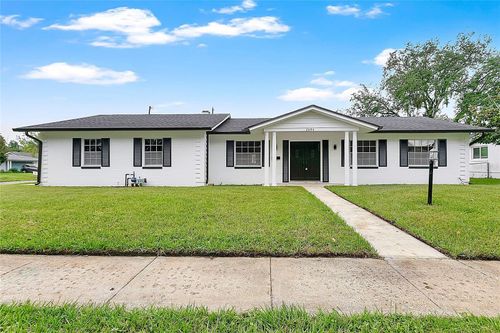 2494 Castlewood Rd, MAITLAND, FL, 32751-3631 | Card Image