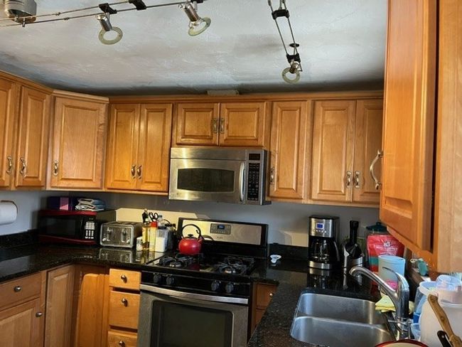 9 - 9 Ravine Rd, Home with 3 bedrooms, 2 bathrooms and 3 parking in Wayland MA | Image 6