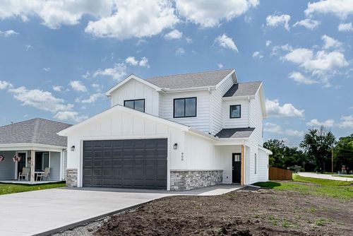 900 2nd St, Perry, KS, 66073-5114 | Card Image