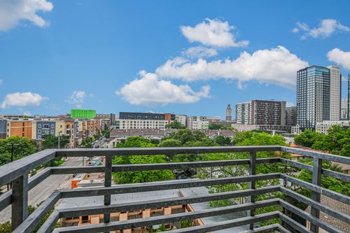 702-711 W 26th St, Austin, TX, 78705-4480 | Card Image