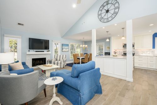 apt-125-70 Shipyard Dr, Hilton Head Island, SC, 29928-6338 | Card Image